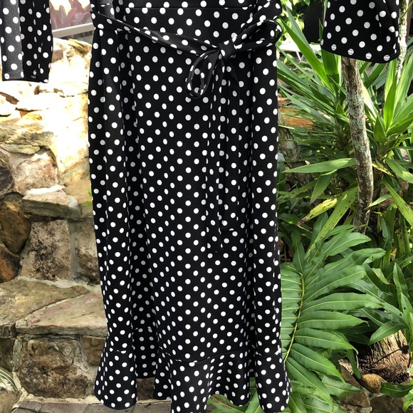 Ruffle hem, 3/4 sleeve polka dot dress - Picture 3 of 4